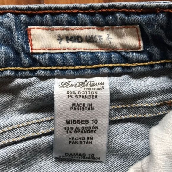 Levi’s Jean Capris - Picture 3 of 6